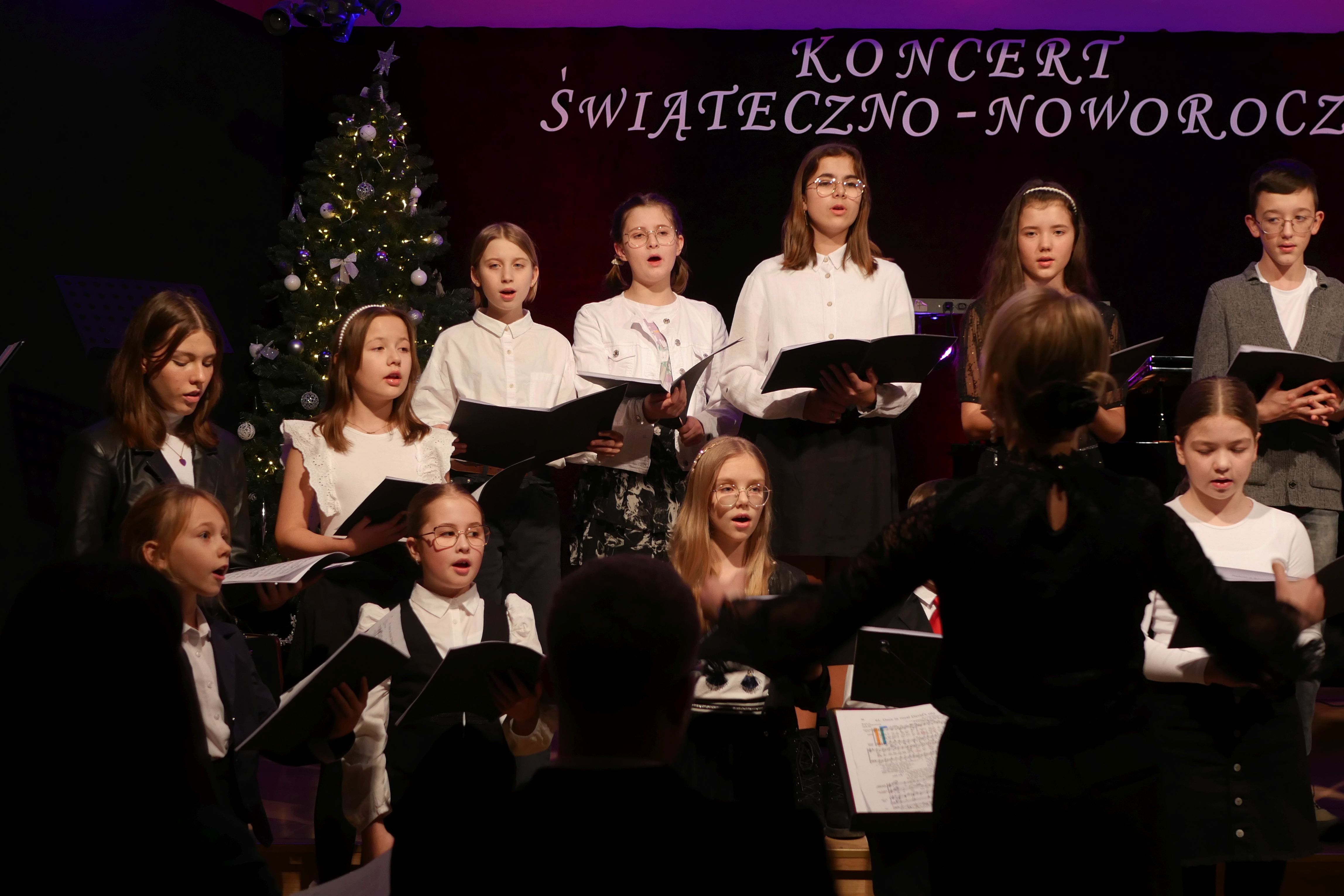 Koncert Świąteczno-Noworoczny - zdjęcie nr 35