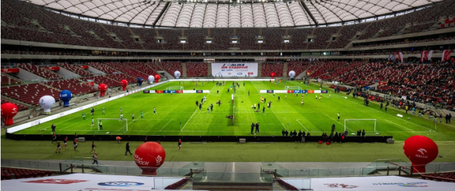 obraz z orlika na stadion