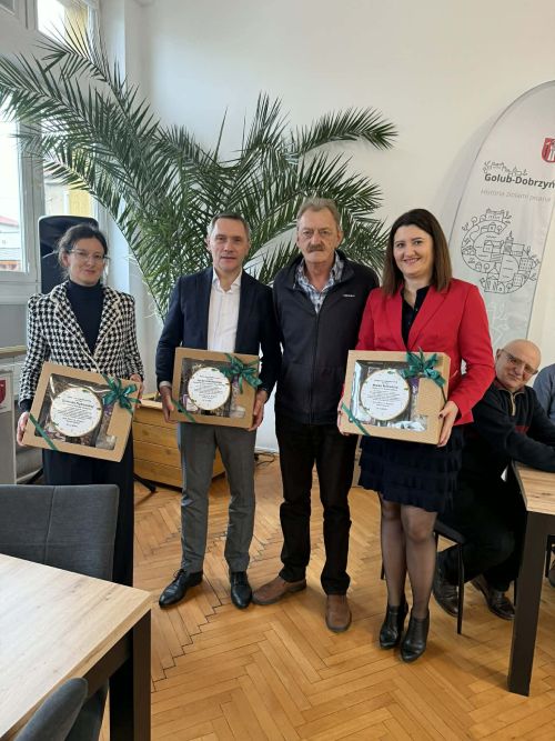 226ddd58-29bc-413d-9994-1a6cd51f3399